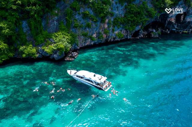 Boat tours