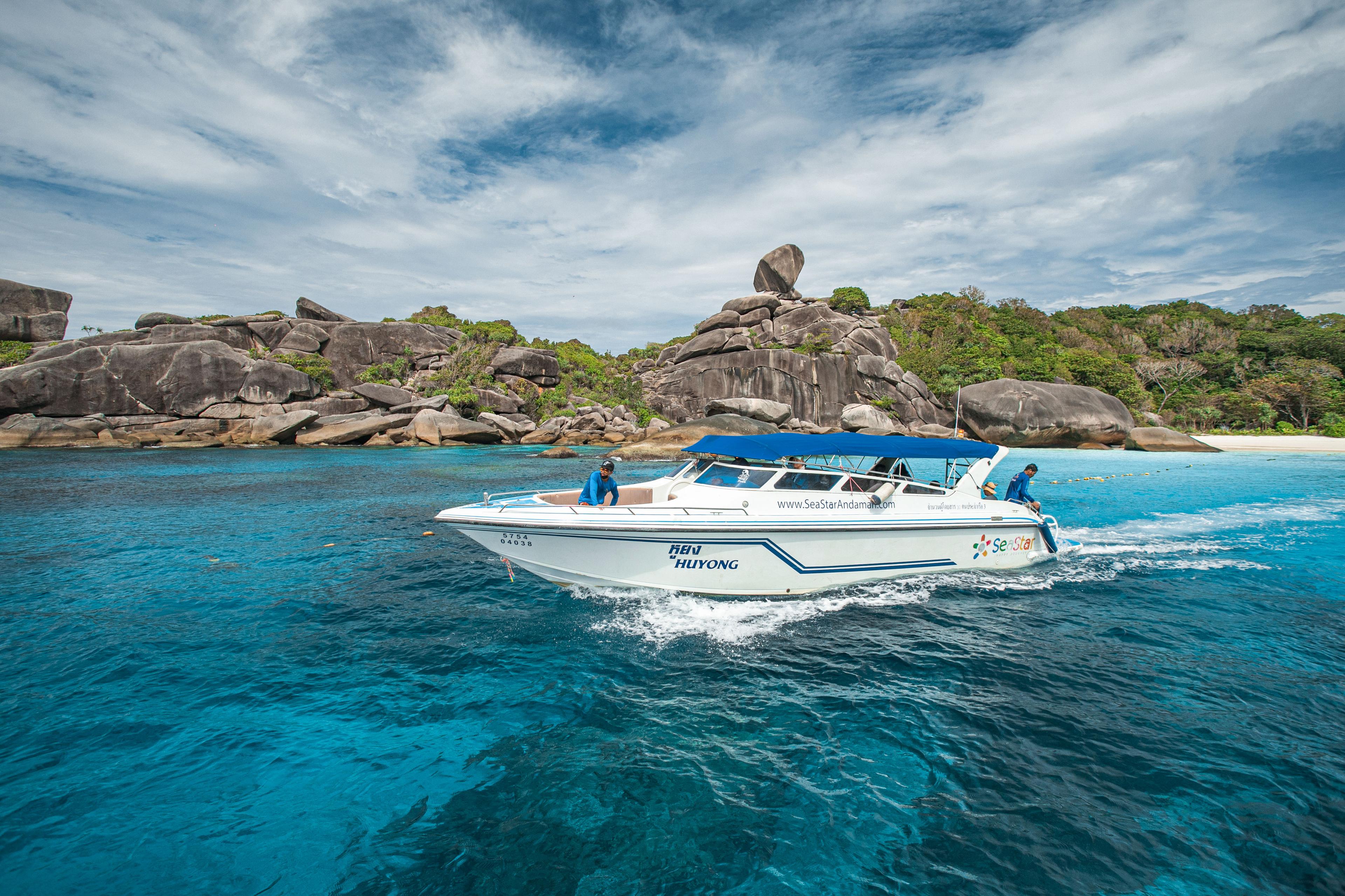Speedboat 2 Engines by Seastar-undefined