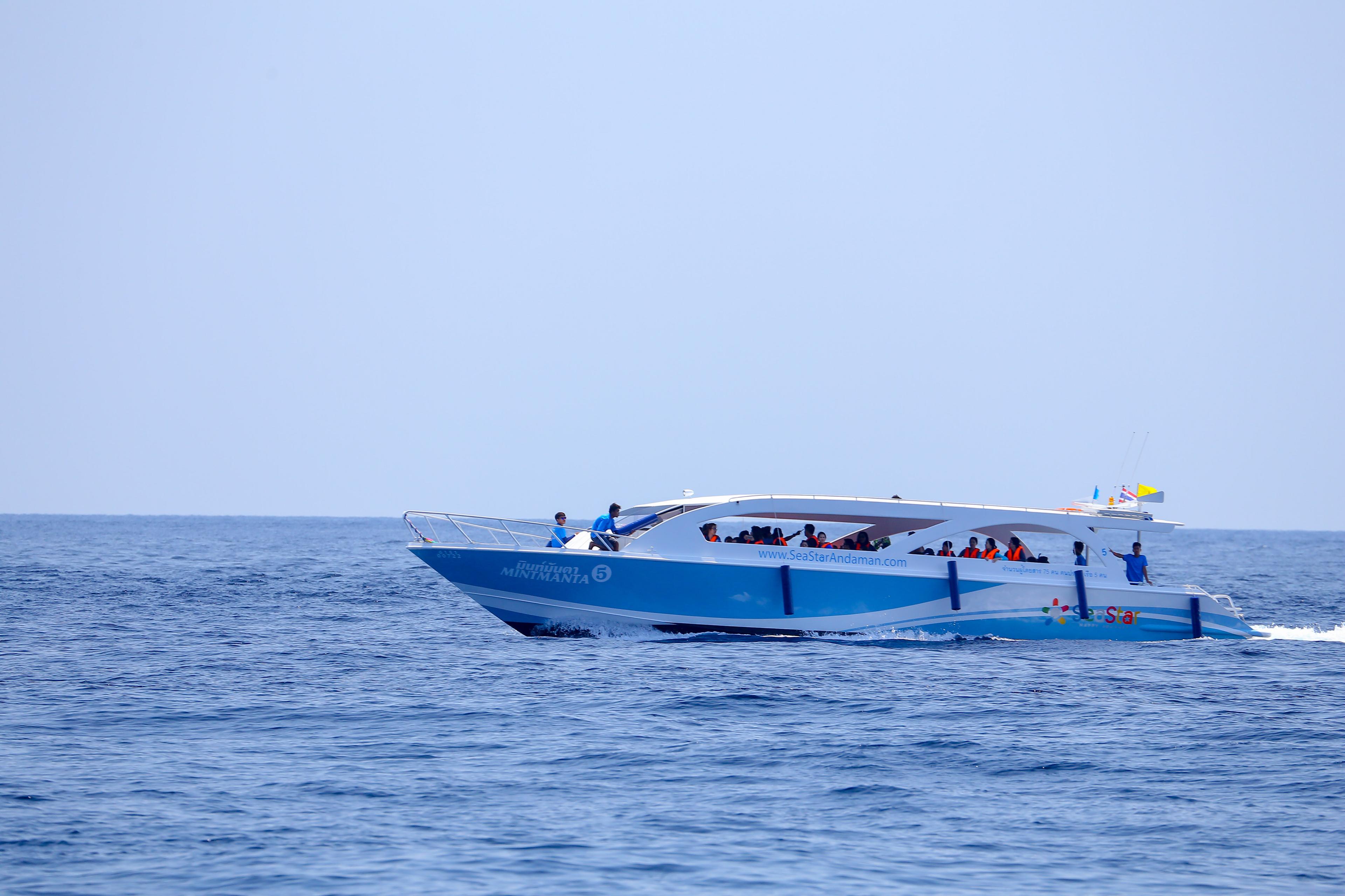 Speedboat 4 Engines by Seastar-undefined