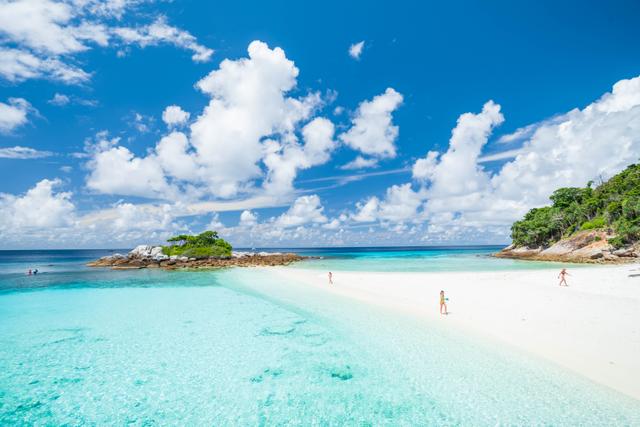 Raya Noi - Maiton Island